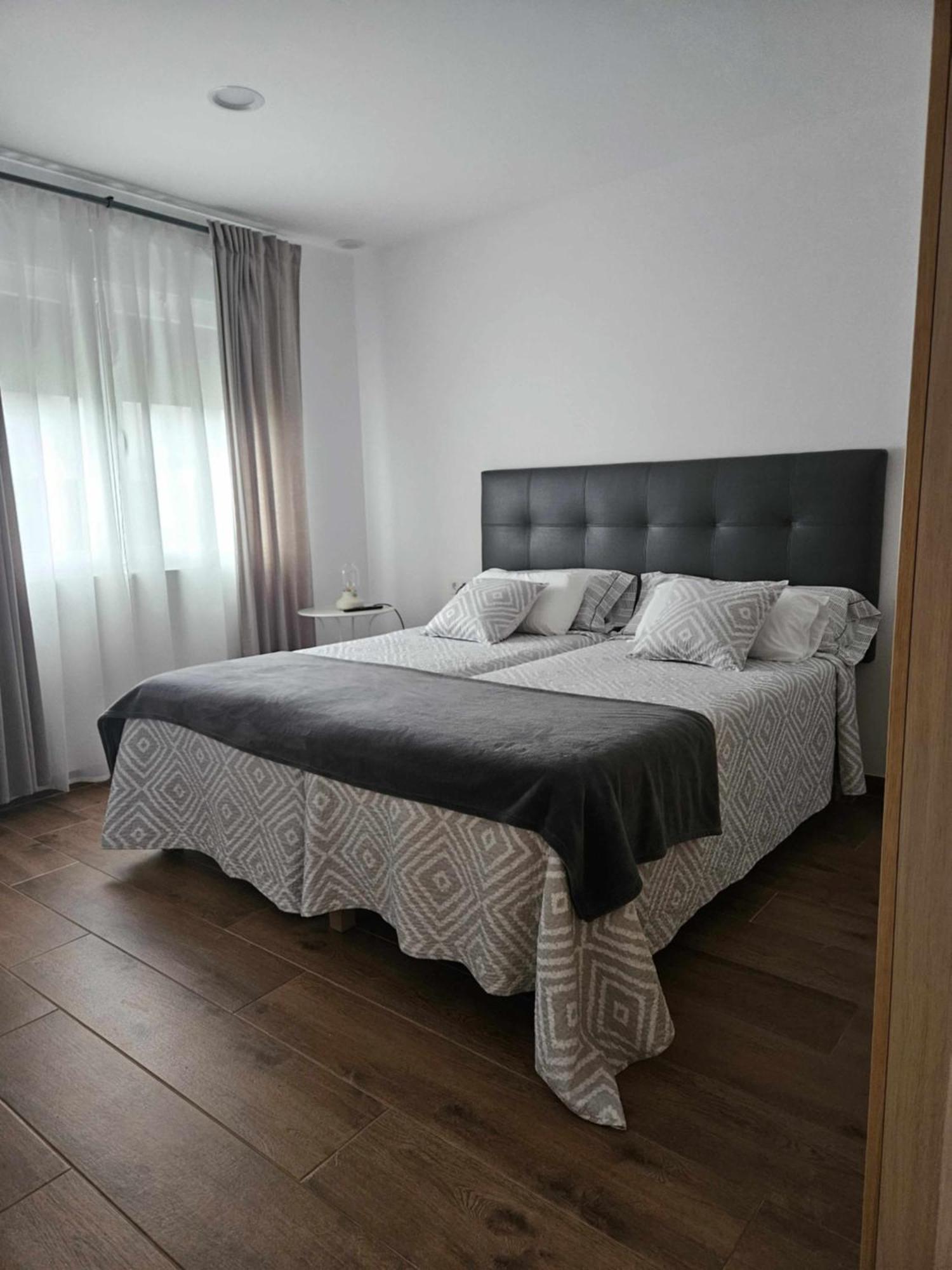 La Casa Del Camino Villa ซานติอาโก เด กอมโปสเตลา ภายนอก รูปภาพ